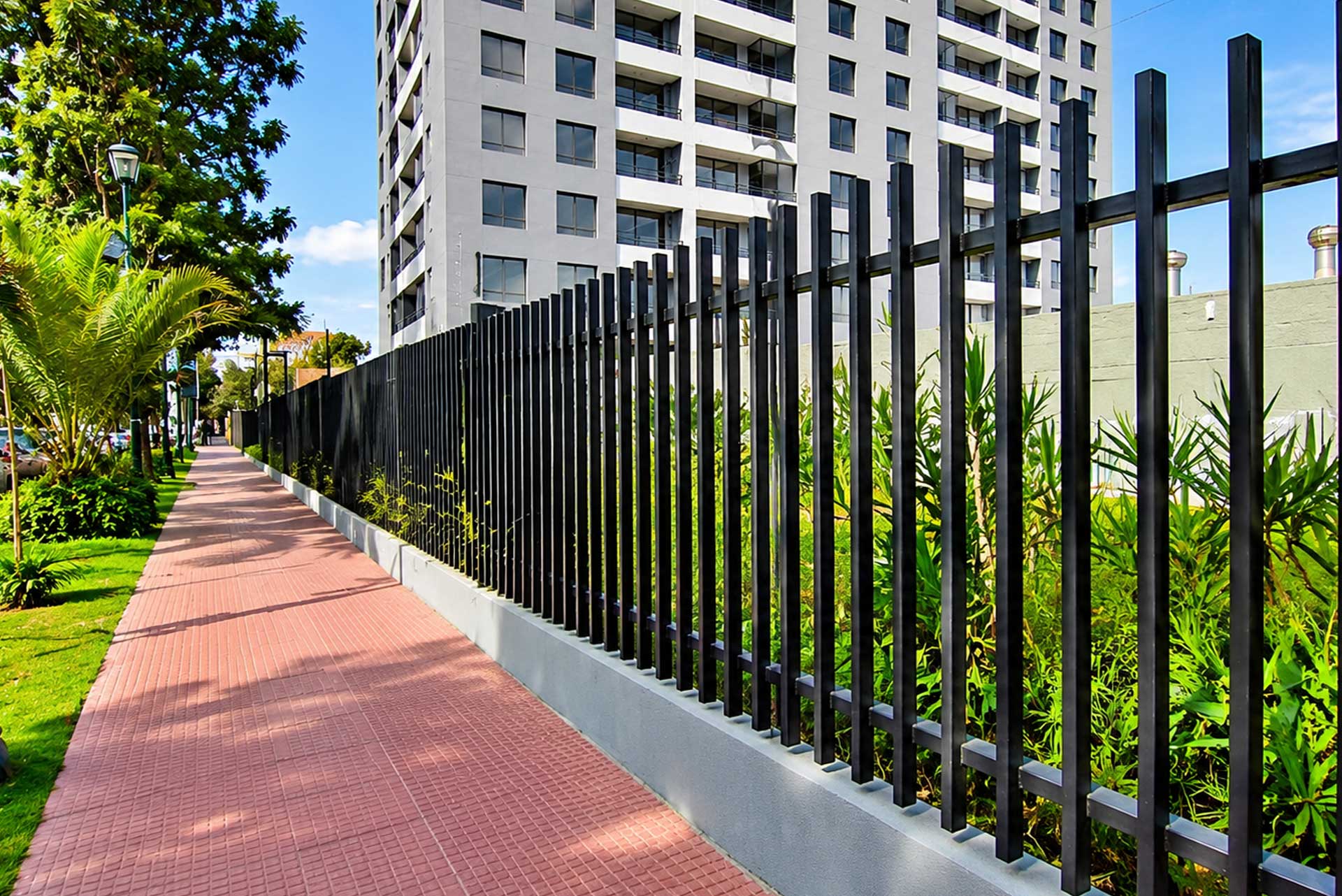 web-exterior